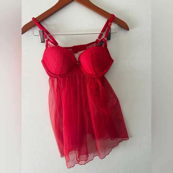 Victoria's Secret Red Satin Robe and Lingerie Set BNWT size M/L 34C - Picture 8 of 8